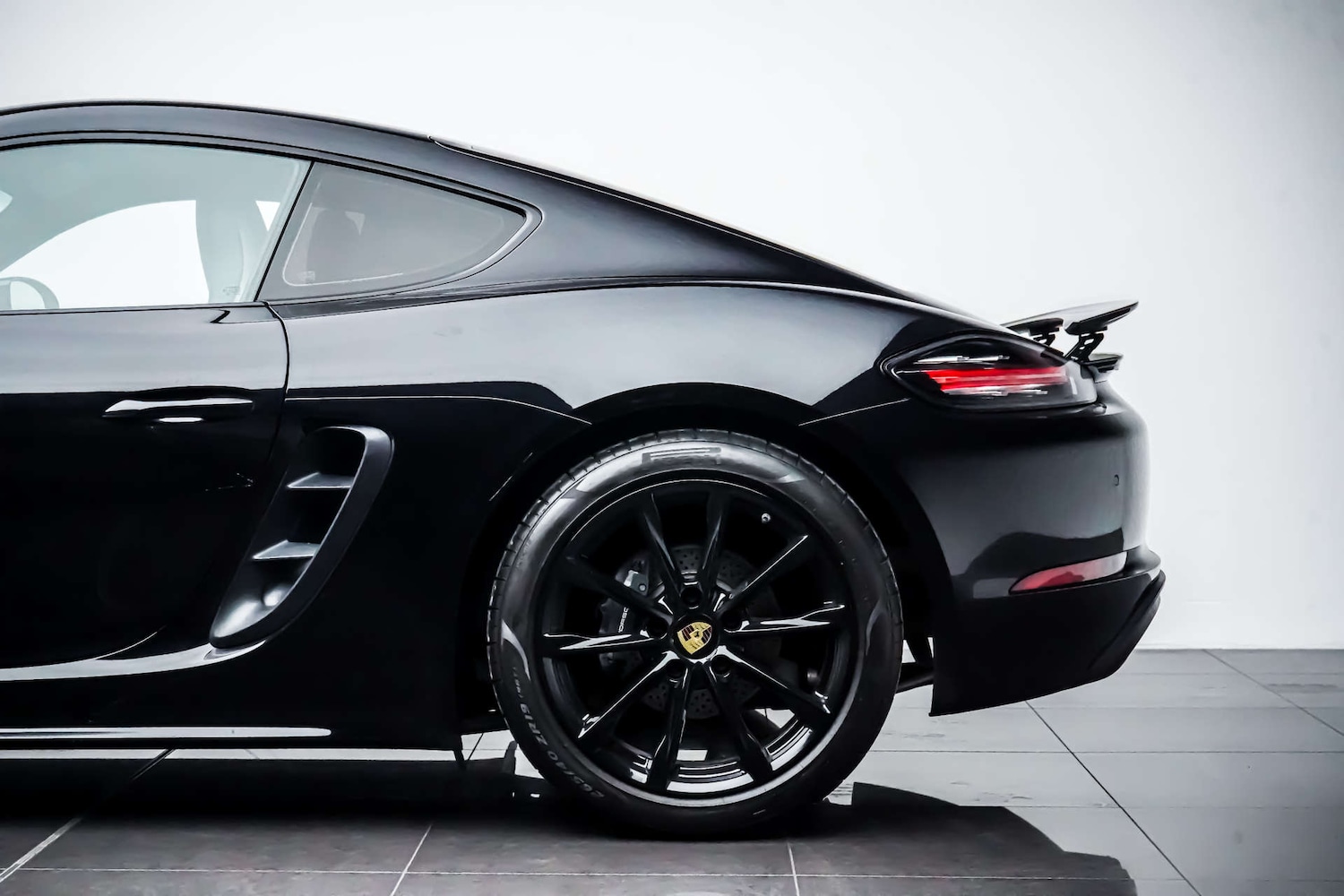 Used Porsche Cayman 2019 for sale - 77905910: Photo 13