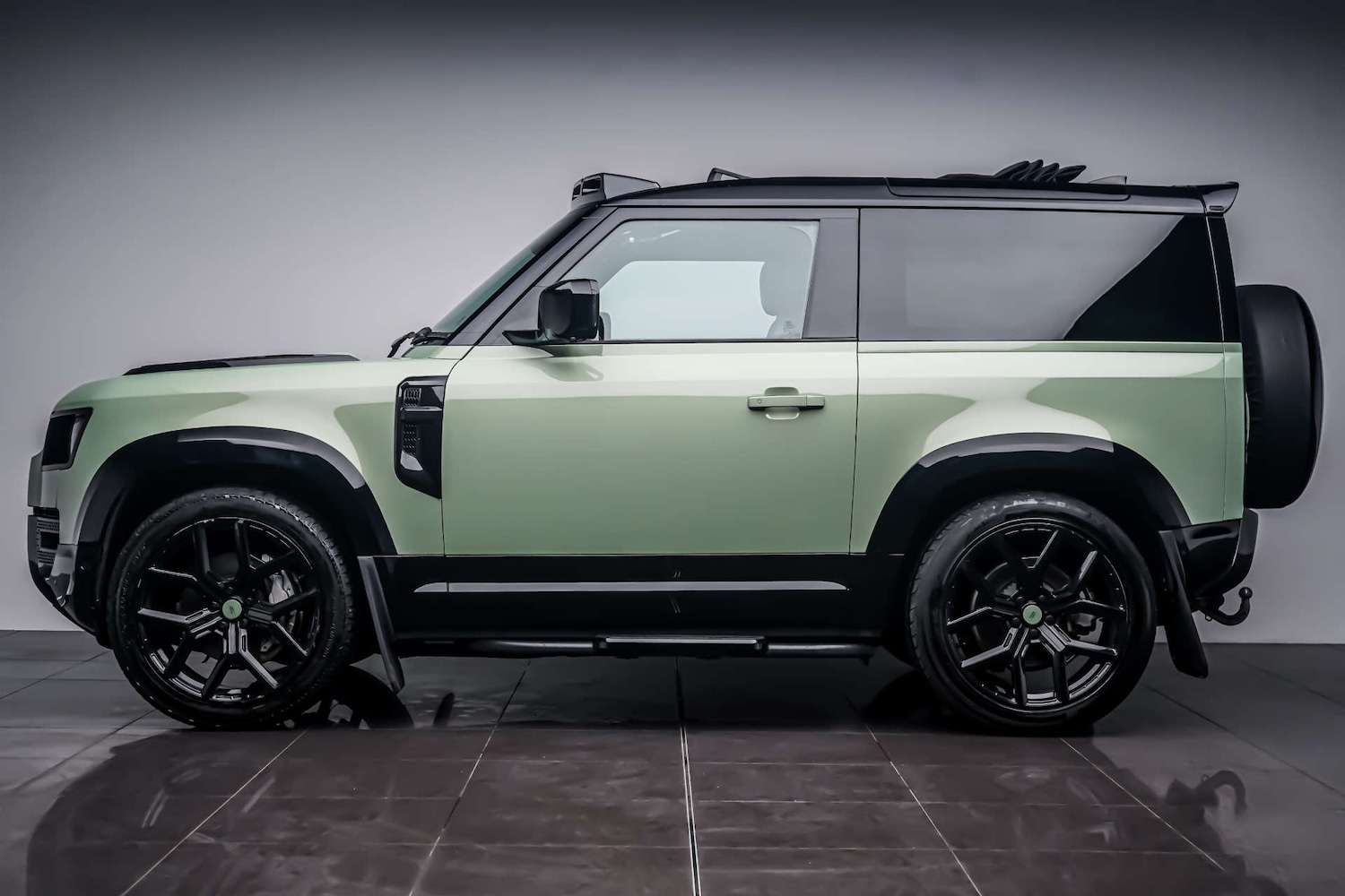 Used Land Rover Defender 90 2023 for sale - 77482435: Photo 11