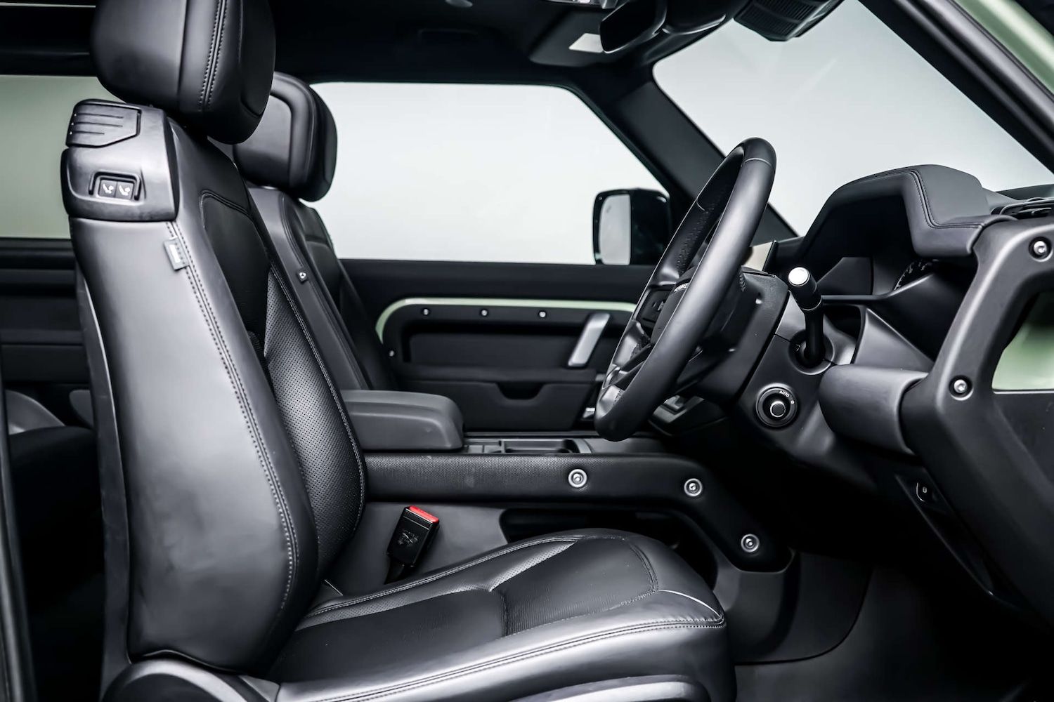 Used Land Rover Defender 90 2023 for sale - 77482435: Photo 6