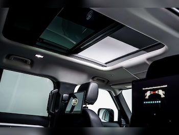 Used Land Rover Defender 2020 for sale - 77426911: Photo