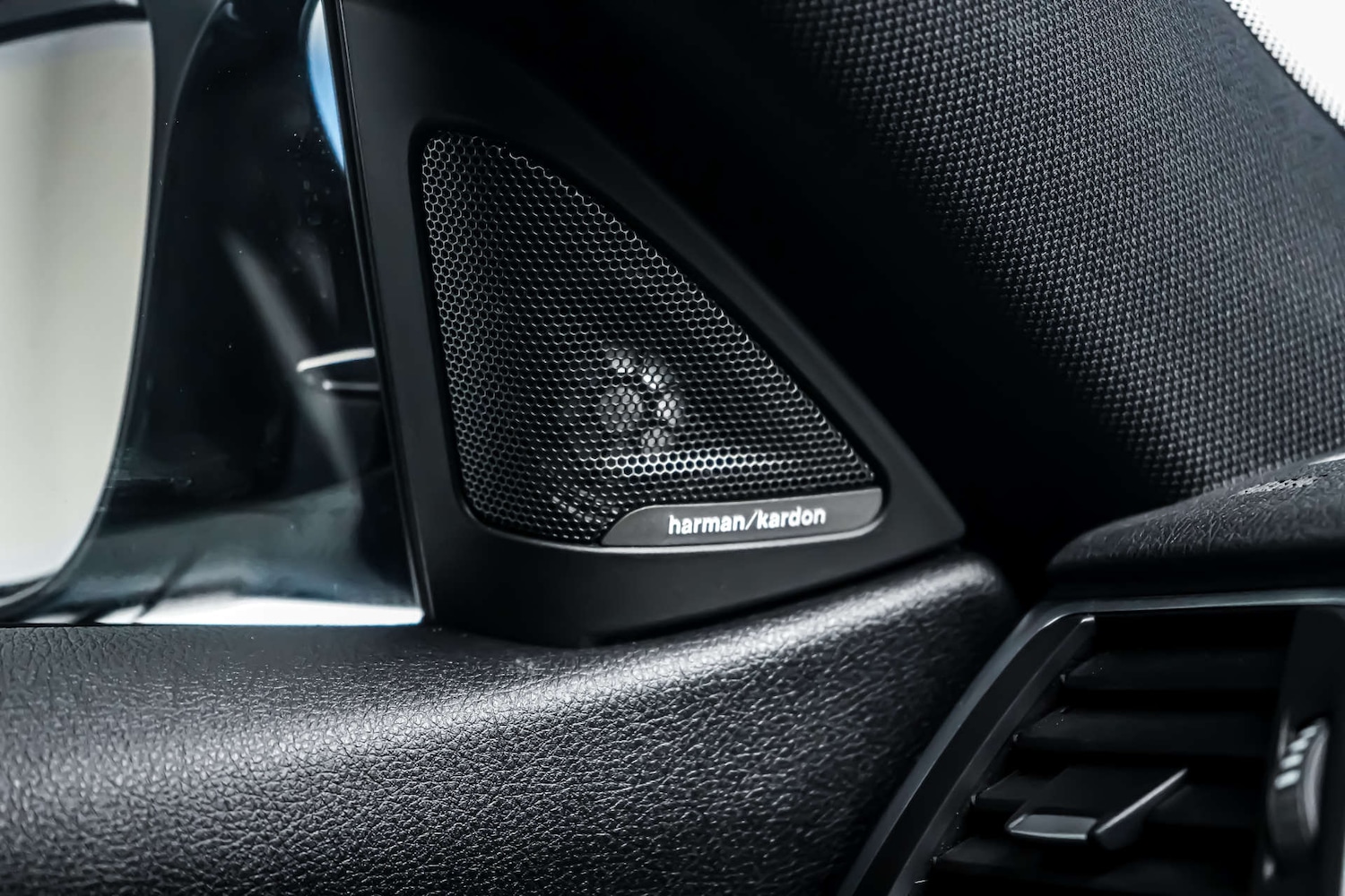 Used BMW M4 2017 for sale - 77622828: Photo 16