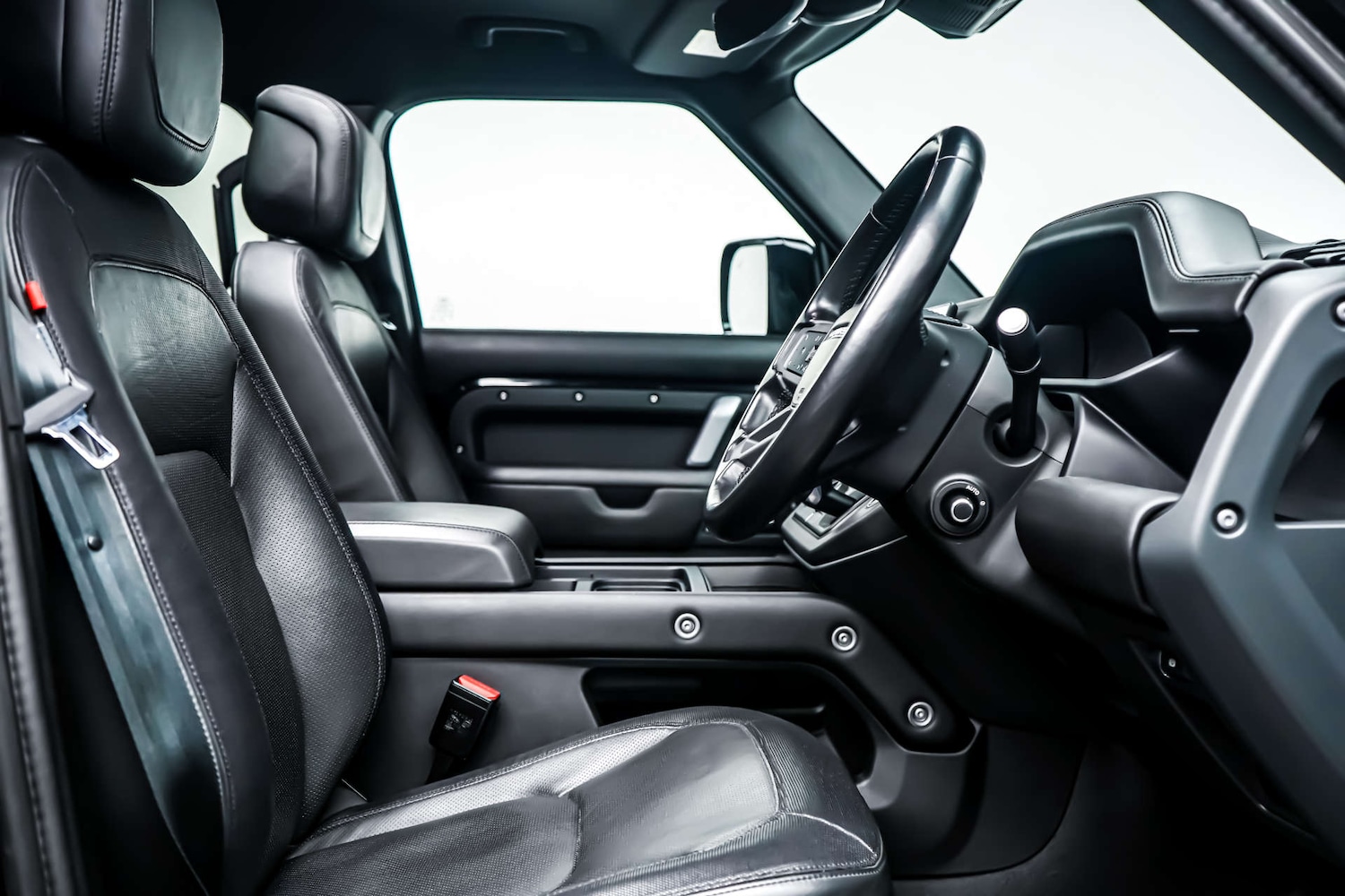 Used Land Rover Defender 2022 for sale - 76831090: Photo 6