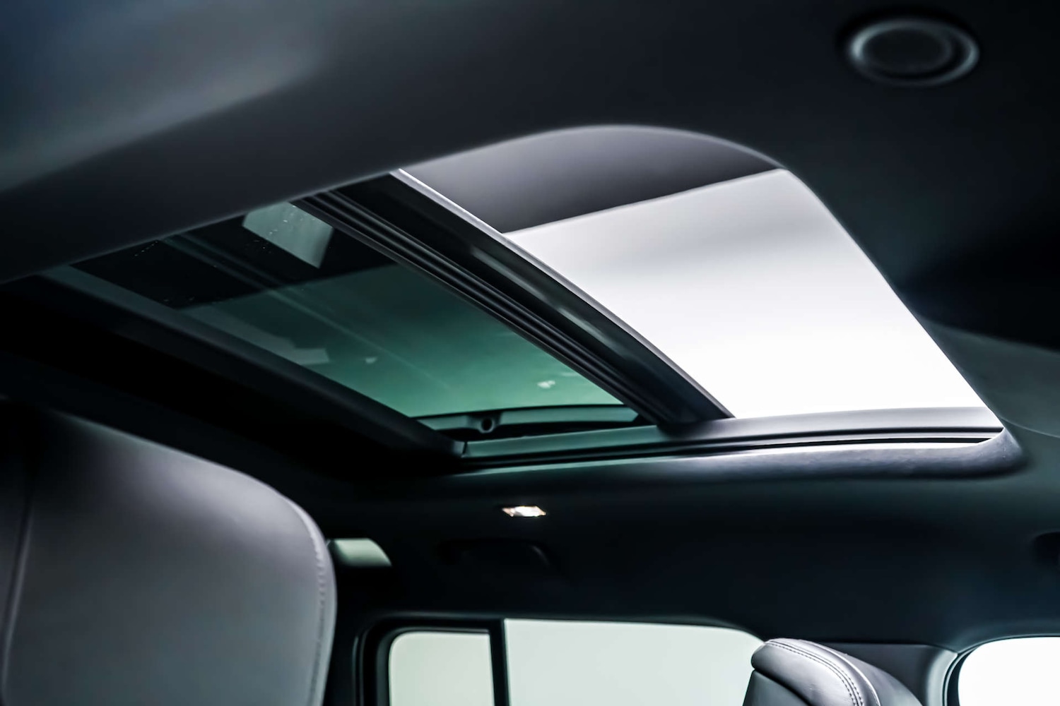 Used Land Rover Defender 2022 for sale - 76831090: Photo 7