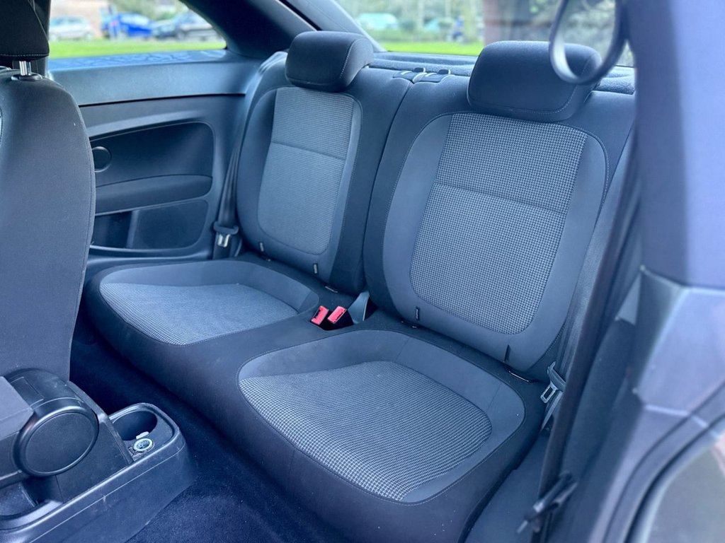 Used Volkswagen Beetle 2016 for sale - 77356628: Photo 8