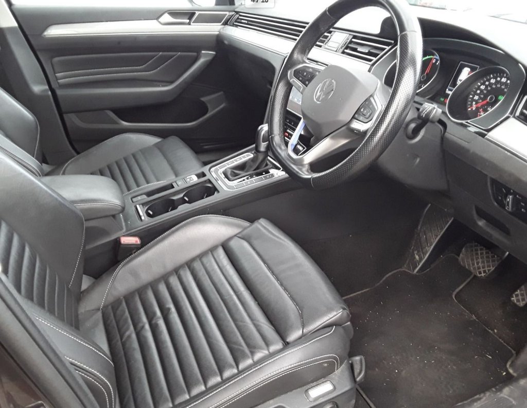 Used Volkswagen Passat 2021 for sale - 76642439: Photo 2