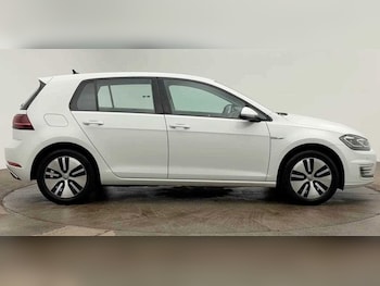 Used Volkswagen Golf 2019 for sale - 78372513: Photo