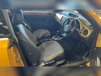 Used Volkswagen Beetle 2018 for sale - 78426231: Photo