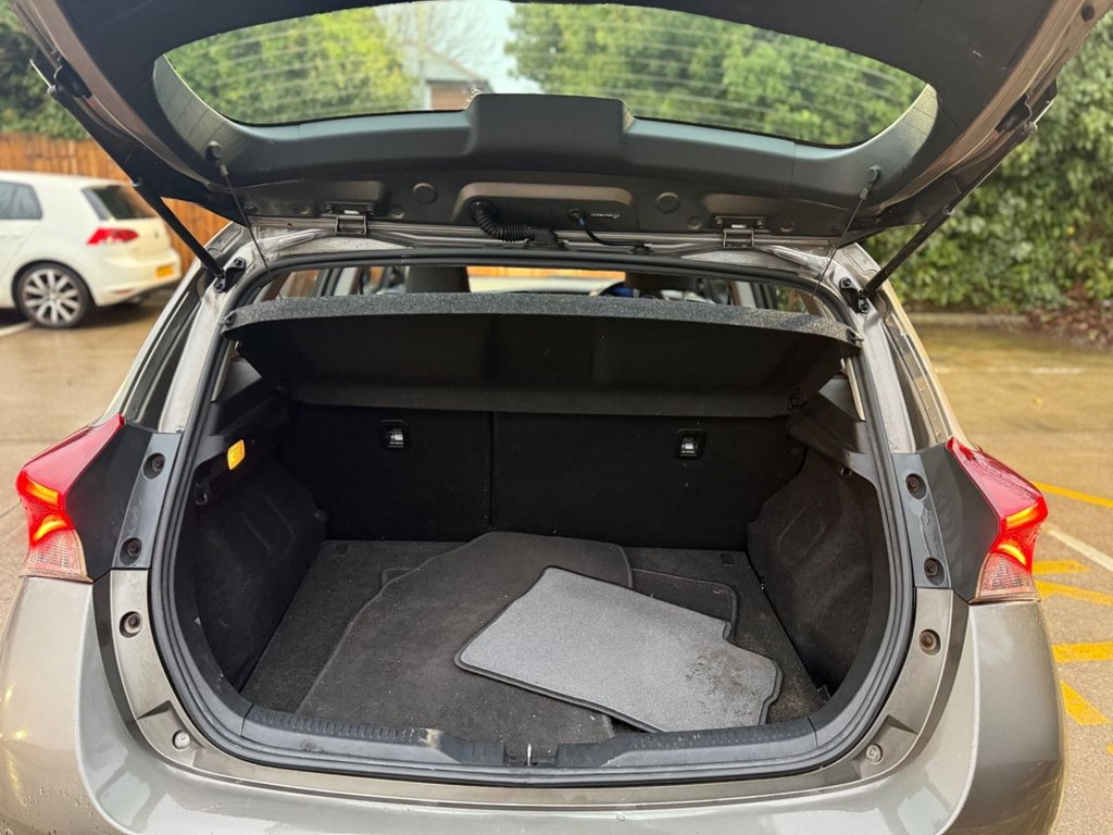 Used Toyota Auris 2017 for sale - 77342113: Photo 10