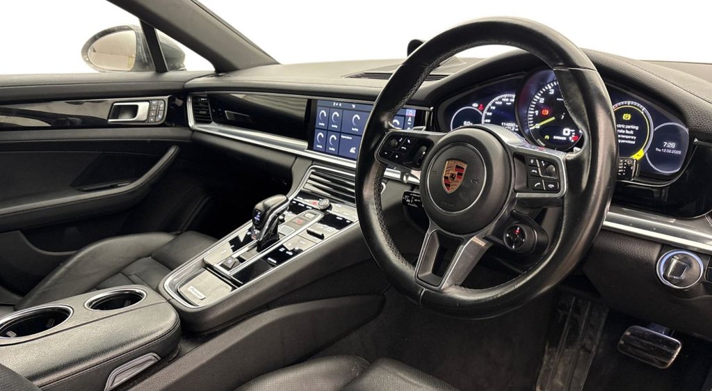 Used Porsche Panamera 2018 for sale - 77792365: Photo 2