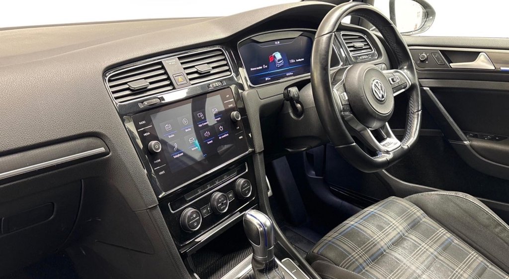 Used Volkswagen Golf 2018 for sale - 77227380: Photo 2