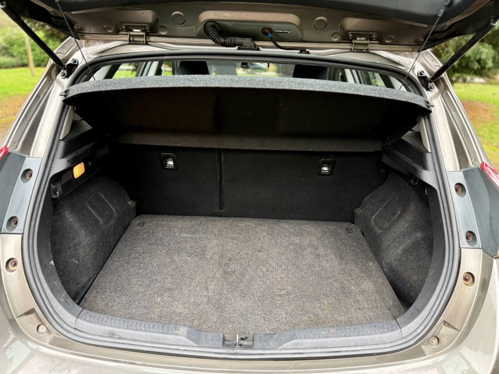 Used Toyota Auris 2017 for sale - 77642373: Photo 10