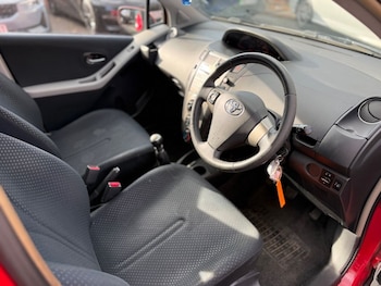 Used Toyota Yaris 2010 for sale - 79625486: Photo