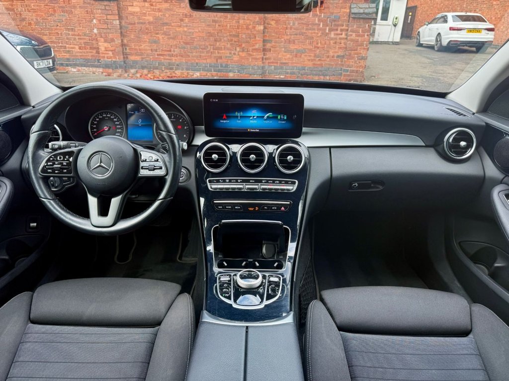 Used Mercedes-Benz C Class 2020 for sale - 76069177: Photo 2