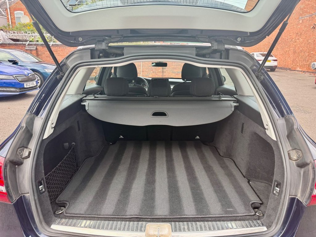 Used Mercedes-Benz C Class 2020 for sale - 76069177: Photo 8