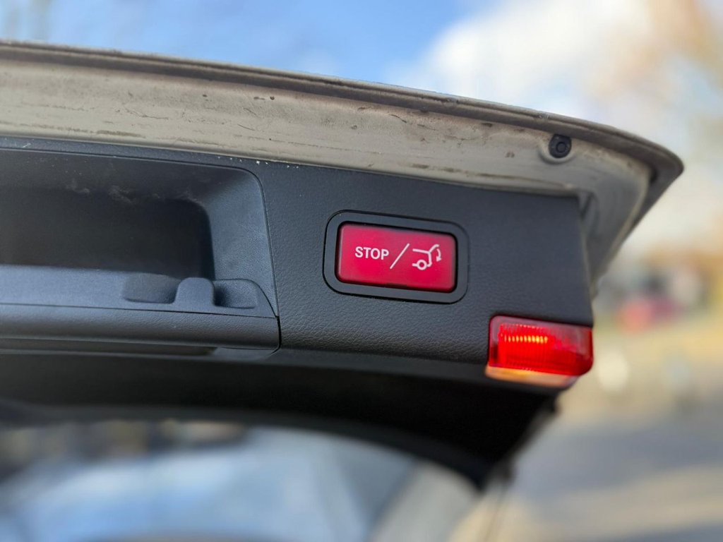 Used Mercedes-Benz C Class 2014 for sale - 77835727: Photo 10