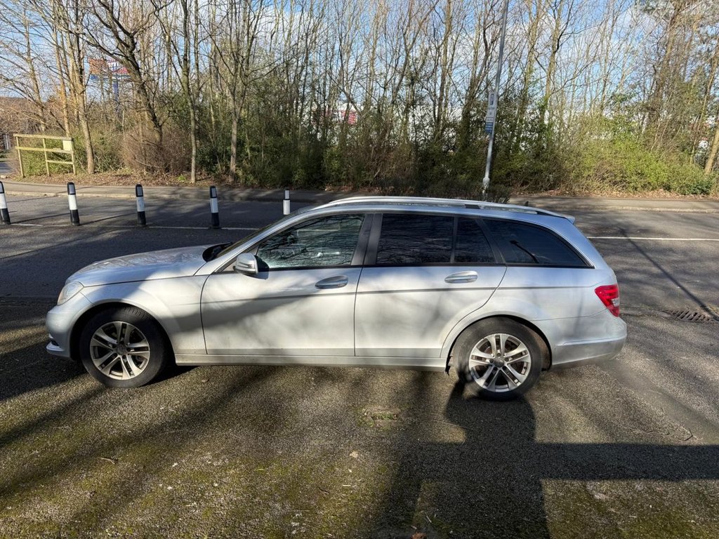 Used Mercedes-Benz C Class 2014 for sale - 77835727: Photo 4