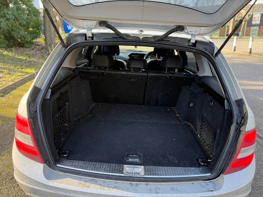 Used Mercedes-Benz C Class 2014 for sale - 77835727: Photo 9