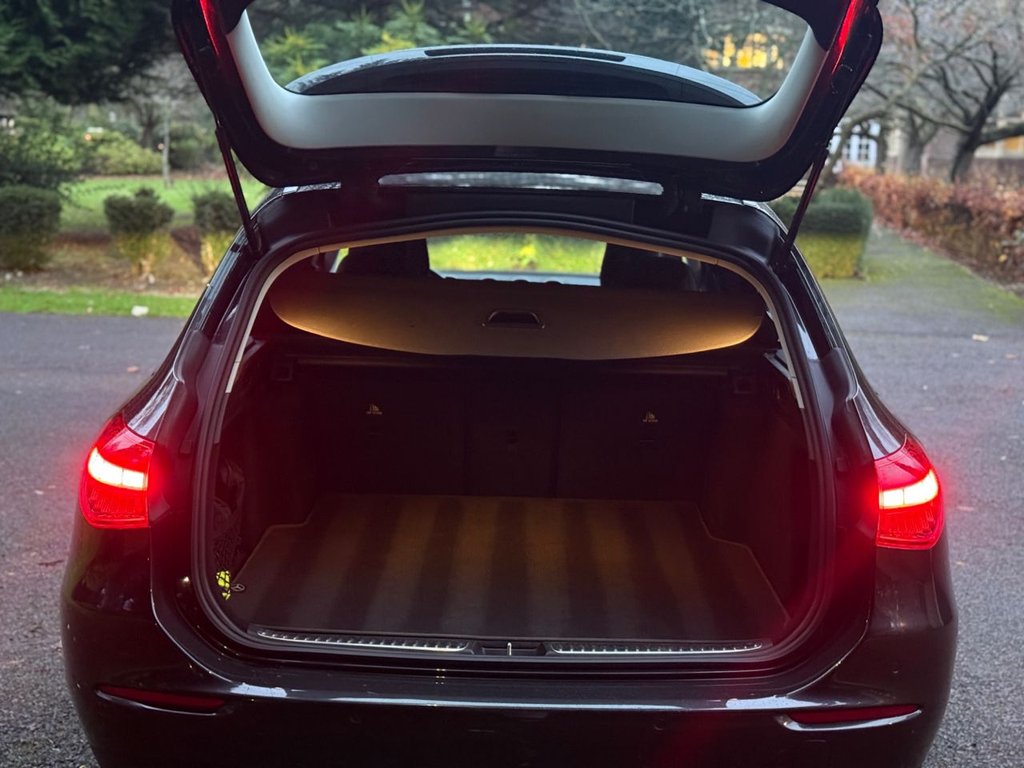 Used Mercedes-Benz C Class 2022 for sale - 76536022: Photo 10