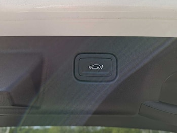 Used Hyundai KONA 2023 for sale - 78456530: Photo