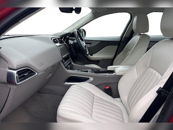 Used Jaguar F-Pace 2019 for sale - 77690987: Photo