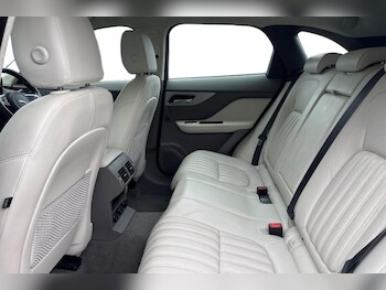 Used Jaguar F-Pace 2019 for sale - 77690987: Photo