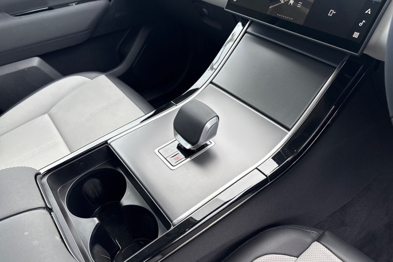 Used Land Rover Range Rover Velar 2025 for sale - 77167723: Photo 13