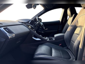 Used Jaguar E-Pace 2022 for sale - 77742680: Photo