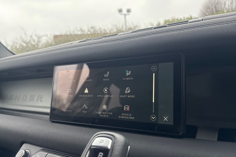 Used Land Rover Defender 2023 for sale - 77420533: Photo 33