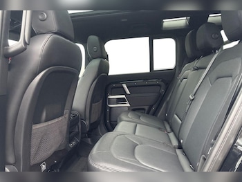 Used Land Rover Defender 2023 for sale - 77420533: Photo