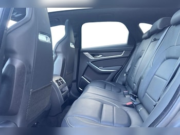 Used Jaguar F-Pace 2024 for sale - 76980988: Photo