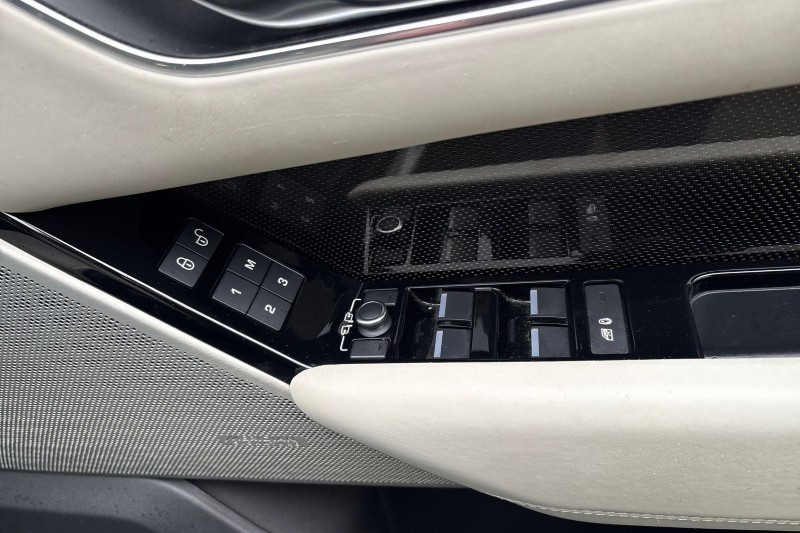 Used Land Rover Range Rover Velar 2017 for sale - 77449911: Photo 23