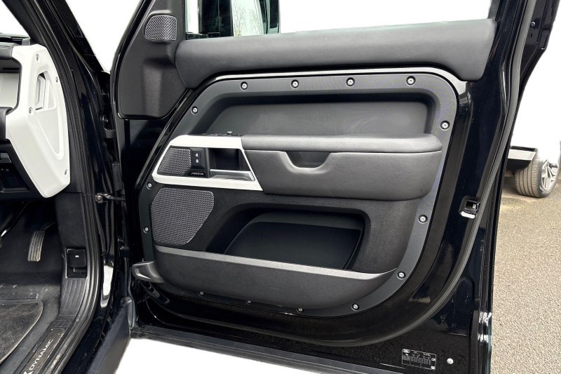 Used Land Rover Defender 2022 for sale - 77778619: Photo 23