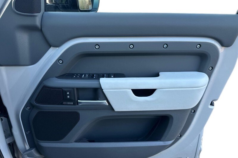 Used Land Rover Defender 2025 for sale - 77742696: Photo 23