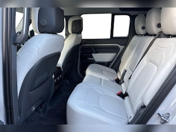 Used Land Rover Defender 2025 for sale - 77742696: Photo