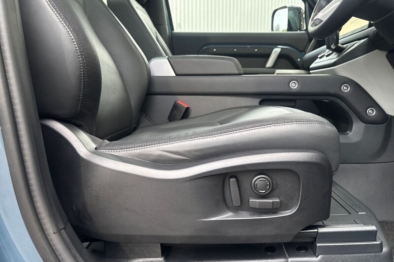 Used Land Rover Defender 2024 for sale - 77492780: Photo 24