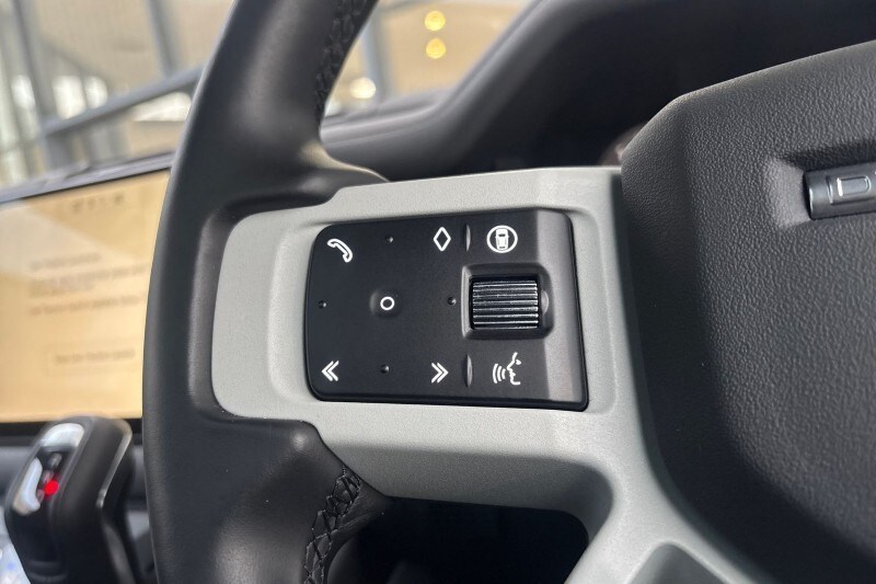 Used Land Rover Defender 2024 for sale - 77492780: Photo 28