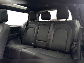 Used Land Rover Defender 2024 for sale - 77492780: Photo