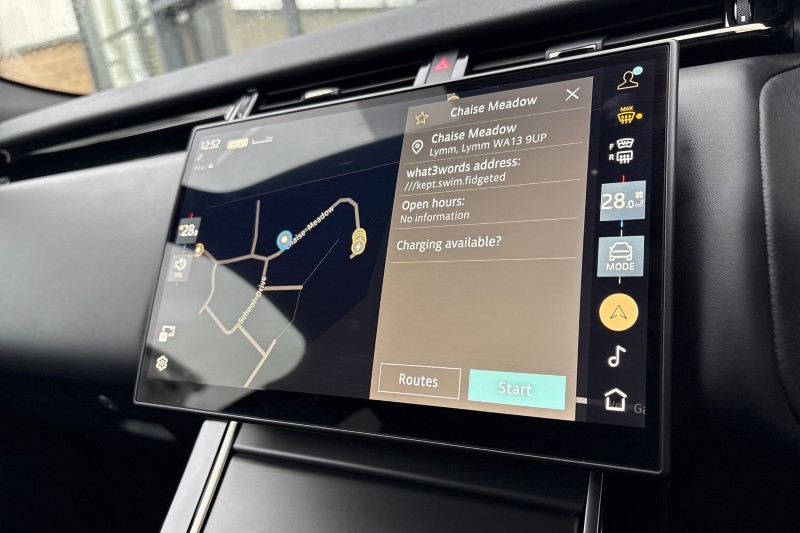 Used Land Rover Range Rover Velar 2024 for sale - 77449930: Photo 11