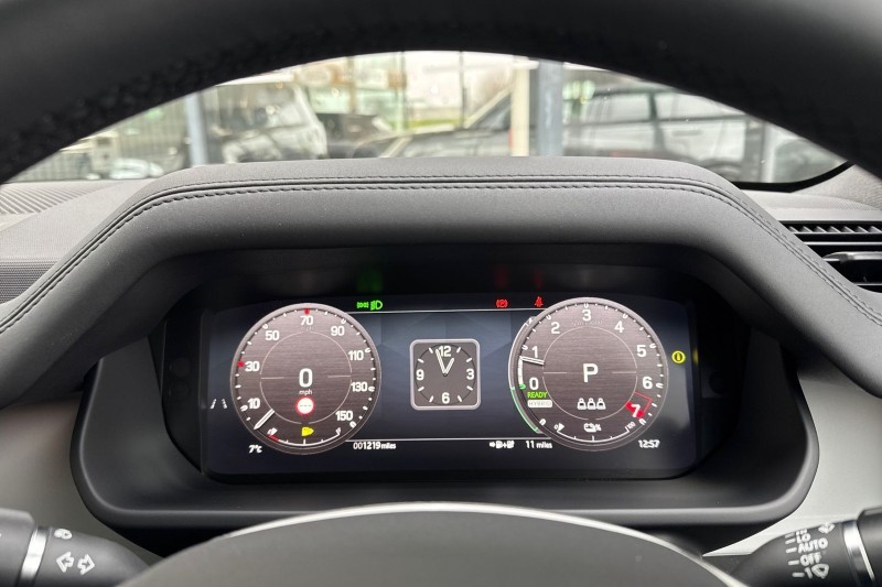 Used Land Rover Defender 2025 for sale - 77300615: Photo 16