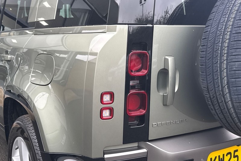 Used Land Rover Defender 2025 for sale - 77300615: Photo 19