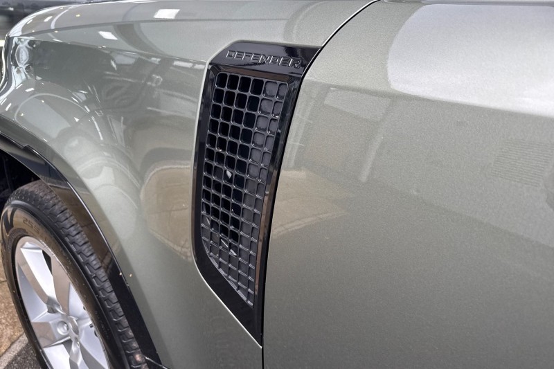 Used Land Rover Defender 2025 for sale - 77300615: Photo 20