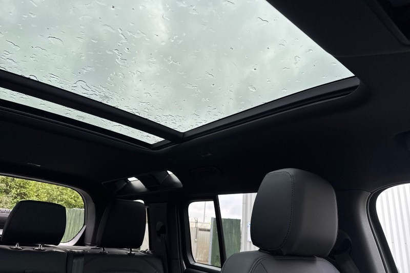 Used Land Rover Defender 2025 for sale - 77300615: Photo 21