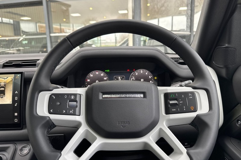 Used Land Rover Defender 2025 for sale - 77300615: Photo 28