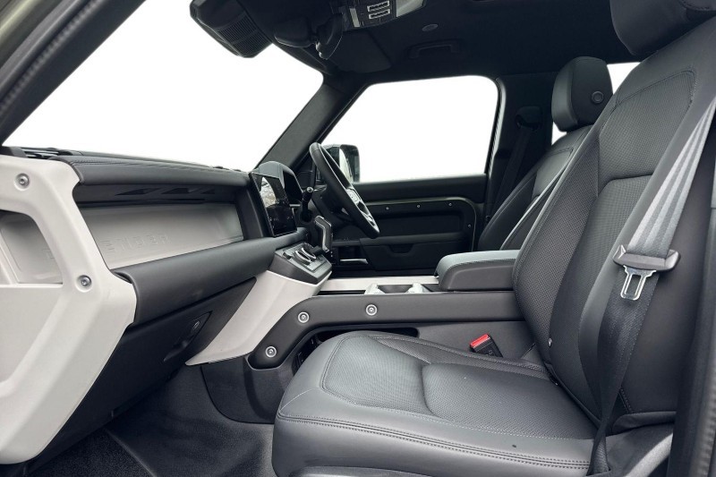 Used Land Rover Defender 2025 for sale - 77300615: Photo 3