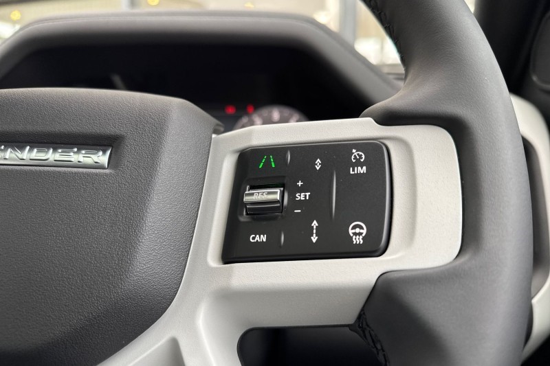 Used Land Rover Defender 2025 for sale - 77300615: Photo 30