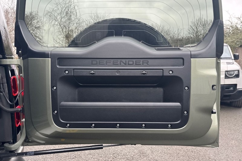 Used Land Rover Defender 2025 for sale - 77300615: Photo 44