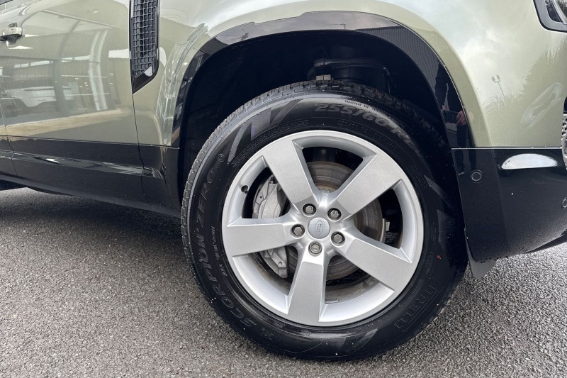 Used Land Rover Defender 2025 for sale - 77300615: Photo 48