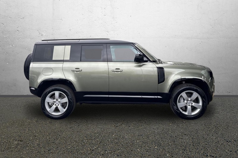 Used Land Rover Defender 2025 for sale - 77300615: Photo 5