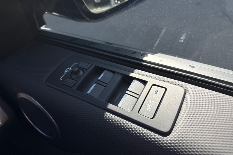 Used Land Rover Discovery 2025 for sale - 76981473: Photo 23