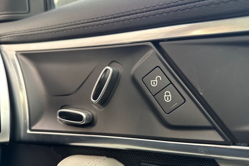 Used Jaguar F-Type 2019 for sale - 77106104: Photo 24